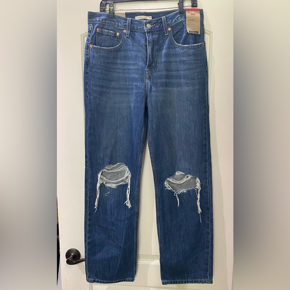 NWT Levi’s Low Pro Straight